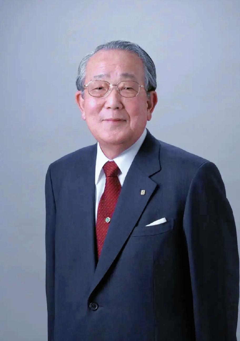 稻盛和夫说：“当一个人尝尽了社会的无情，人心的险恶，经济的压力，婚姻的不堪