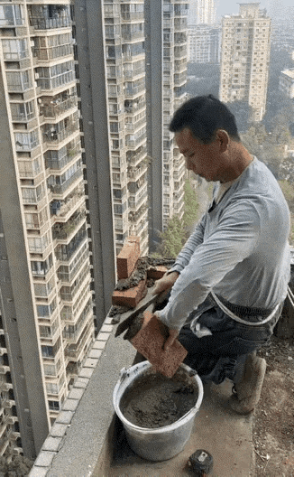 这看着就吓人的活，就算给我五百块一天我都不敢接啊！