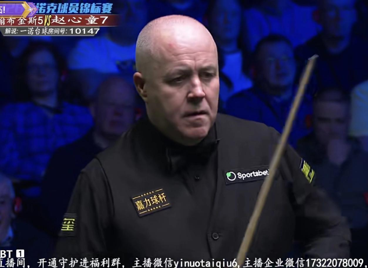 希金斯运气真好！2026年斯诺克球员锦标赛决赛第2局，希金斯击球，目标红球晃袋