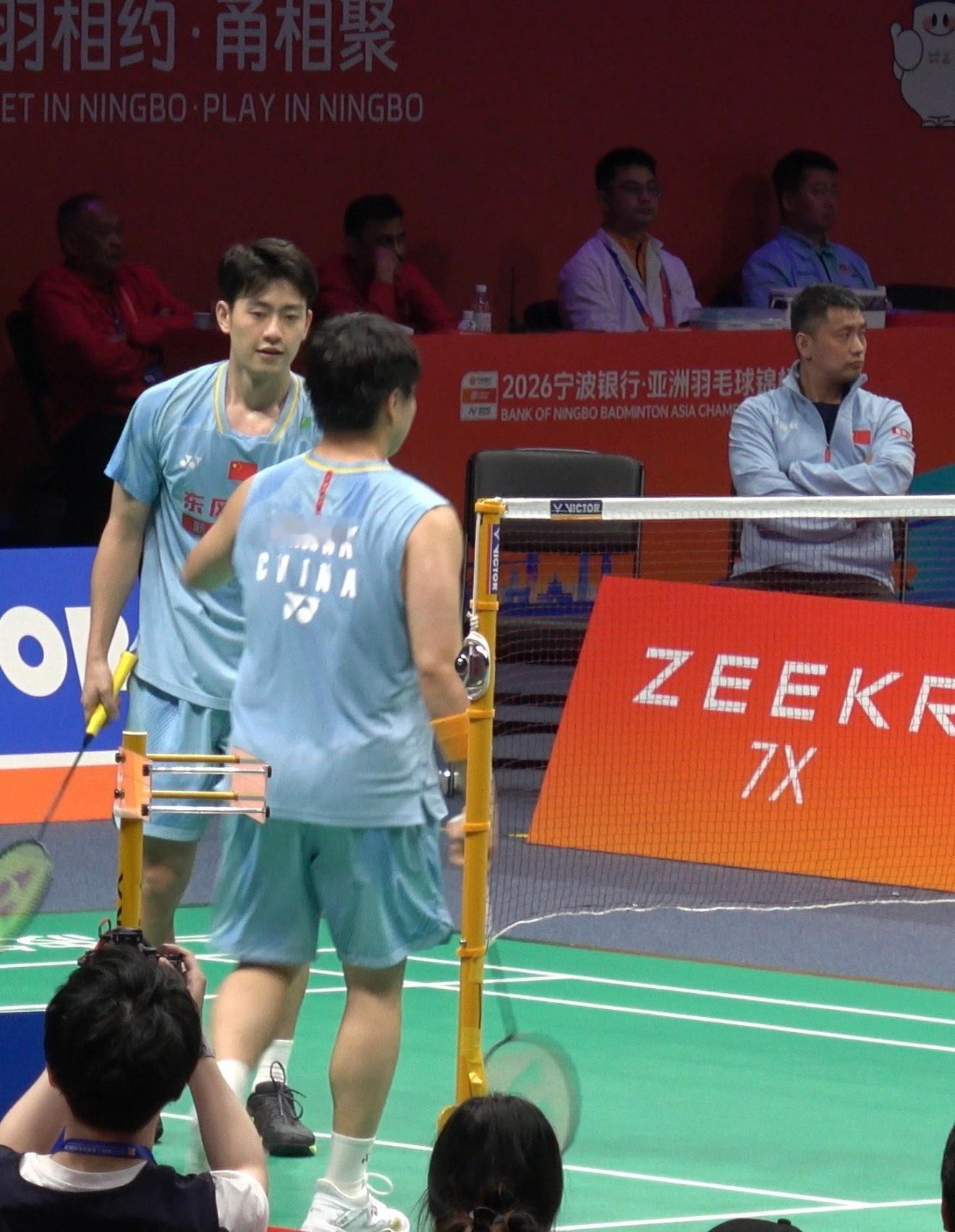 看孩子的时候为何走神？