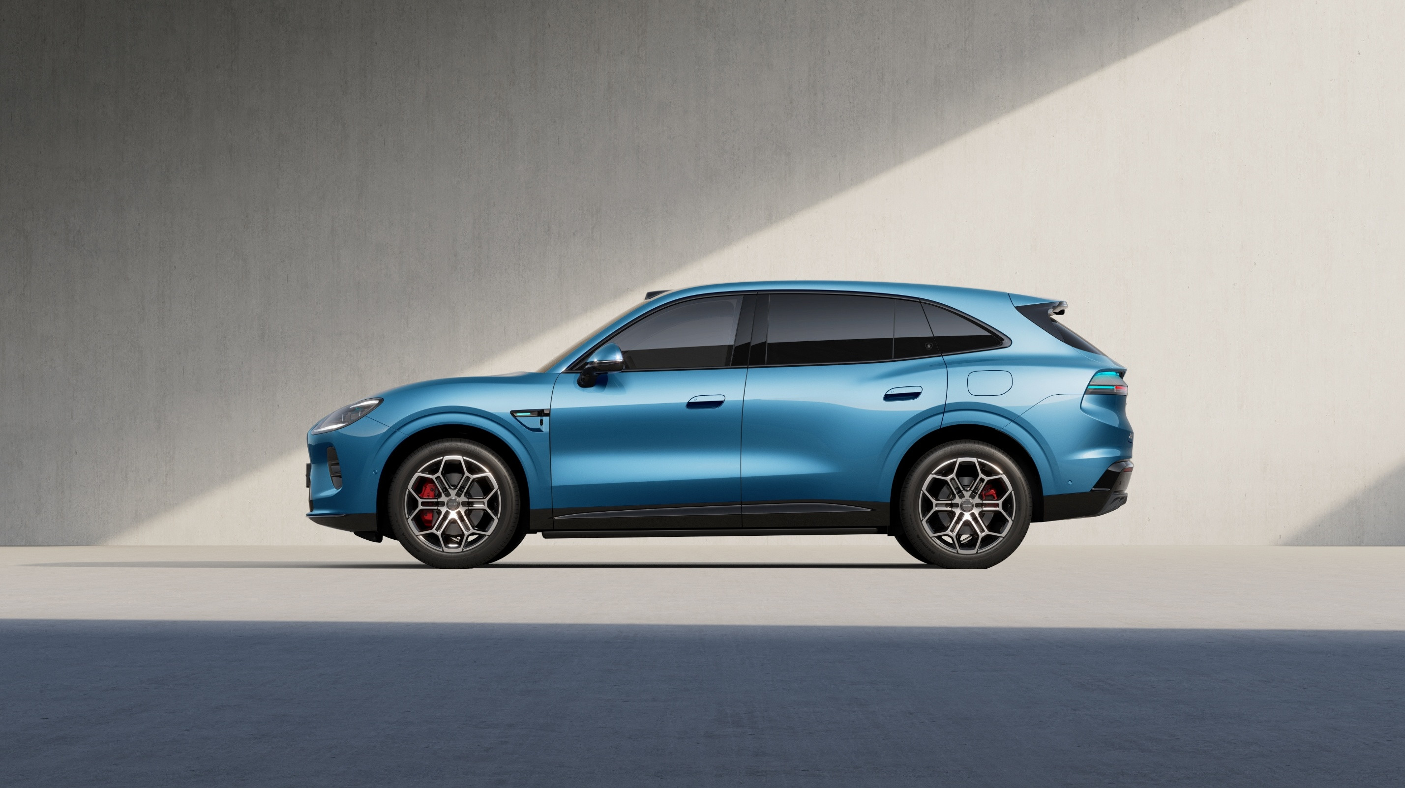 启境GX7全球首秀启境第二款车GX7亮相了，大五座SUV，轴距3070毫米，主