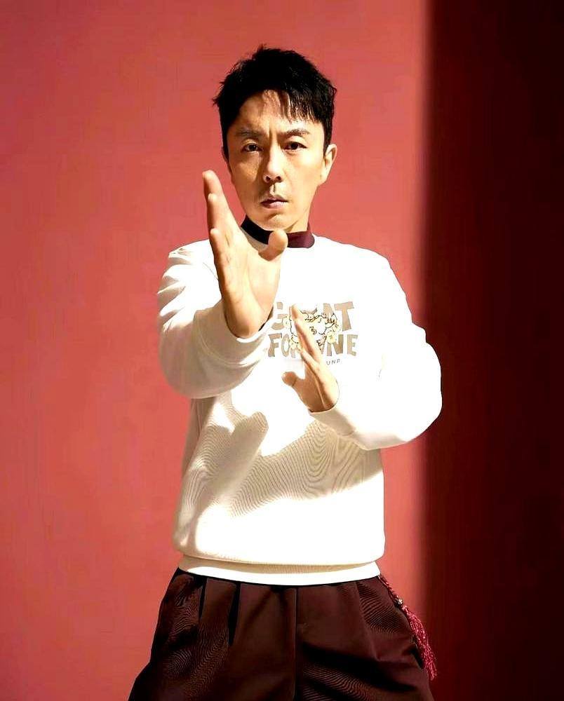 吴京7亿新片，为何偏偏没带上“儿子”谢苗？不是吴京不念旧情，而是谢苗自己找