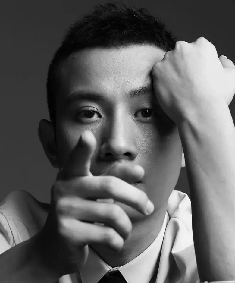 英语听力重要还是口语重要?听力难还是口语难?交流是双向的，既要能听懂对方说什