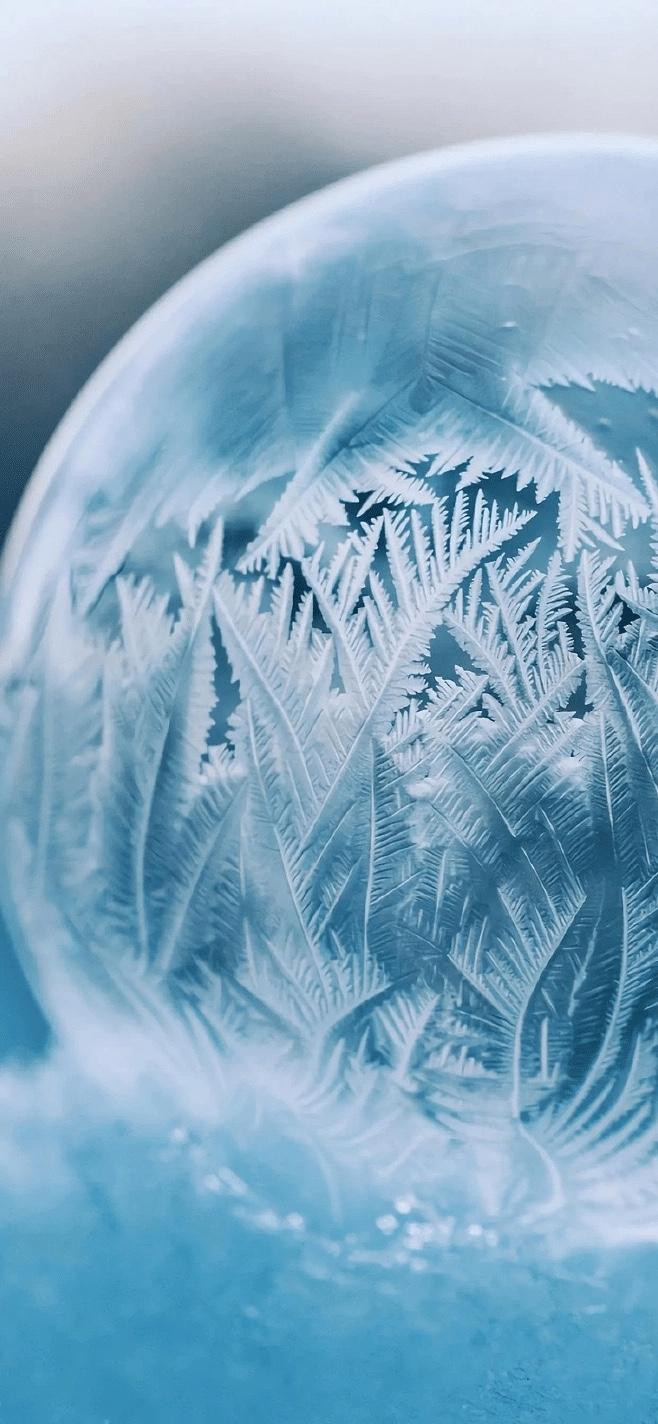 富人和穷人最根本的区别，往往不在于他们拥有多少财富，而在于他们看待和处理财富的思