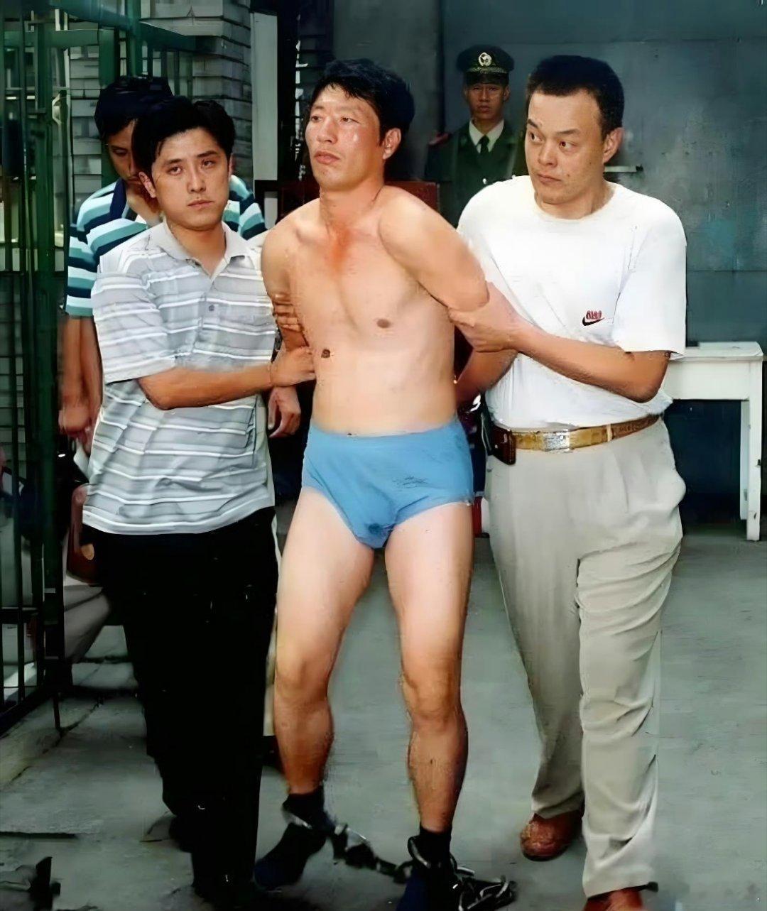 当年传说白宝山不是很牛吗？为啥又轻而易举被抓着了？