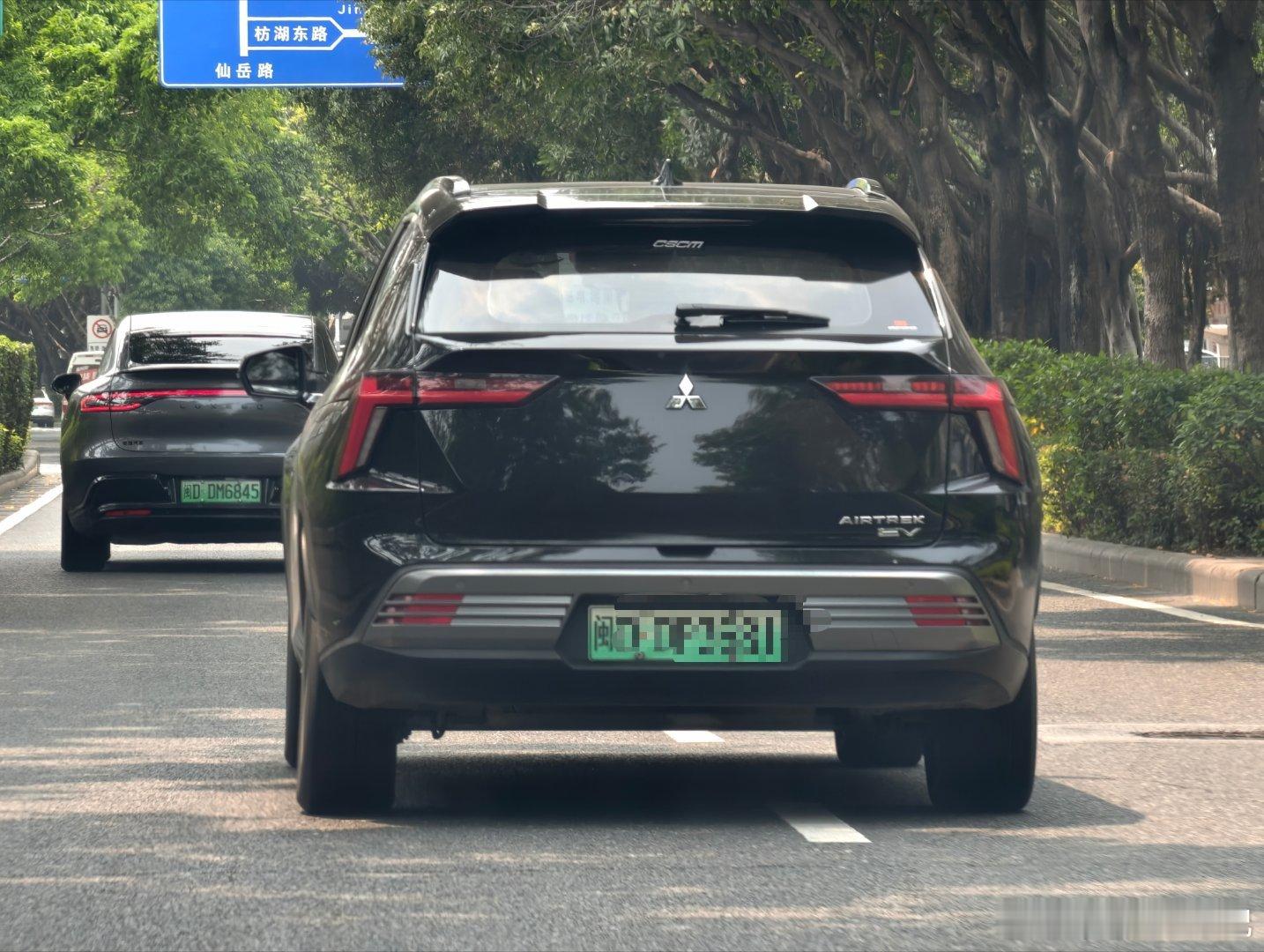 三菱的纯电车型阿图柯这也是在路上第一次见