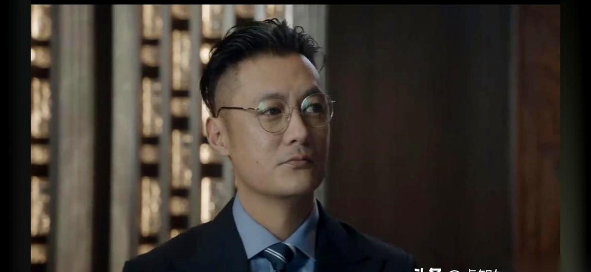 悬疑剧《冬城猎凶》里，出现了大概是犯罪片史上最憋屈的一个镜头。1999年拿命换来