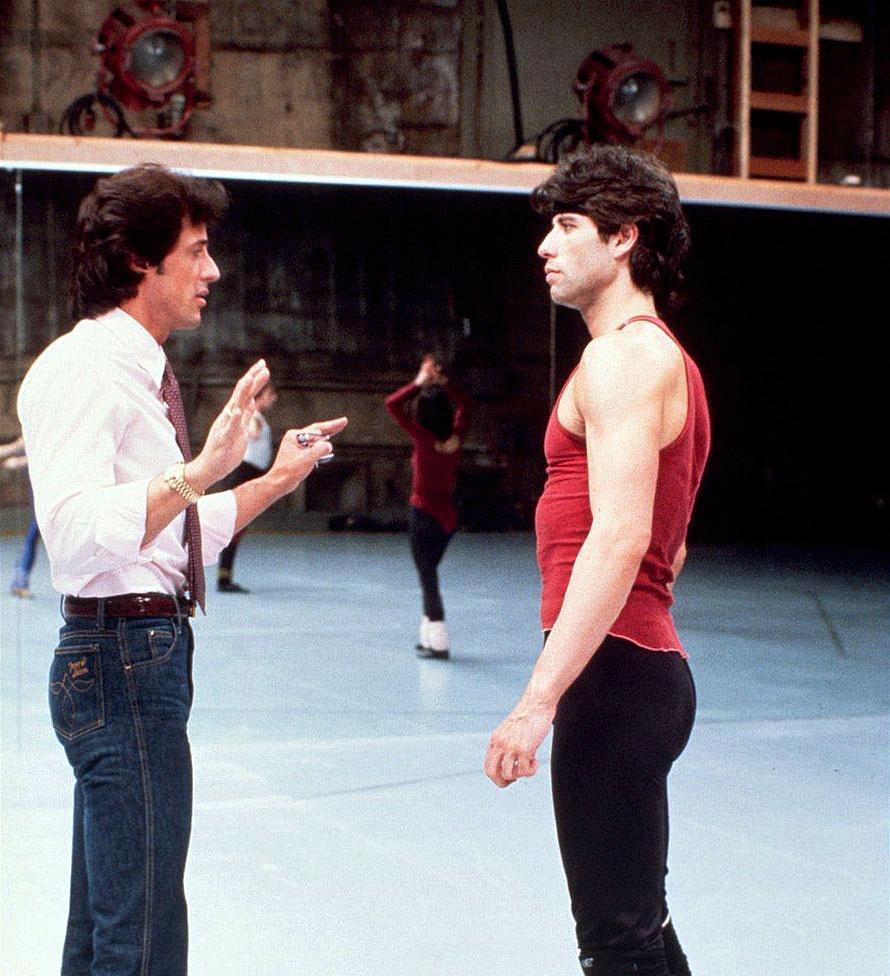 1983年，史泰龙作为导演，执导了歌舞片《龙飞凤舞》。《龙飞凤舞》是当时很有名