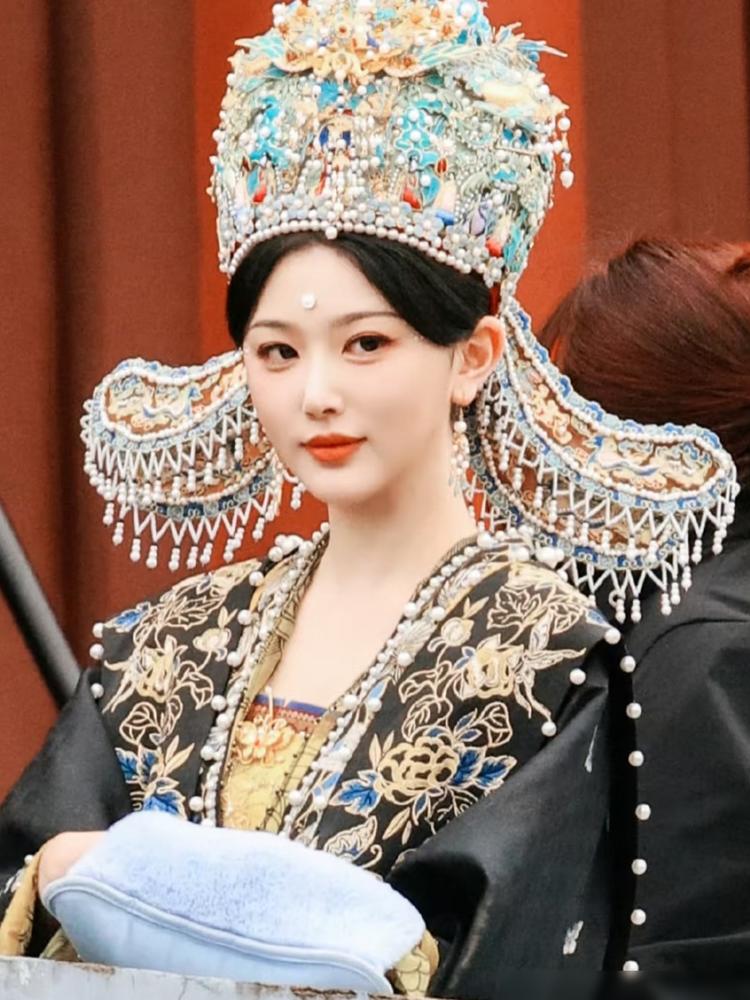 《逐玉》的齐旻，明明是天下最正统的皇长孙，却疯到拿刀捅向自己的亲骨肉。你以