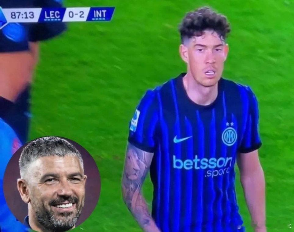 在莱切球迷的嘘声中，科拉罗夫在巴斯托尼被换下时对他说：“干得好，你是冠军。”国际