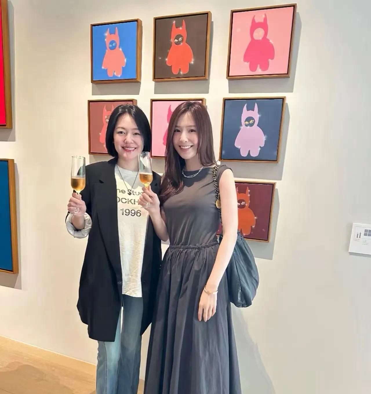 你们发现了吗？小S女儿画展，大艺术家姐夫具俊晔没去，知道为什么吗？因为具俊晔也办