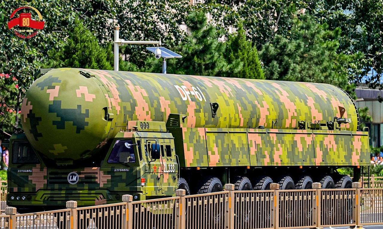浪漫，九三阅兵中我国导弹名称的诗词出处！1）东风弹道导弹，代号DF伟人在19