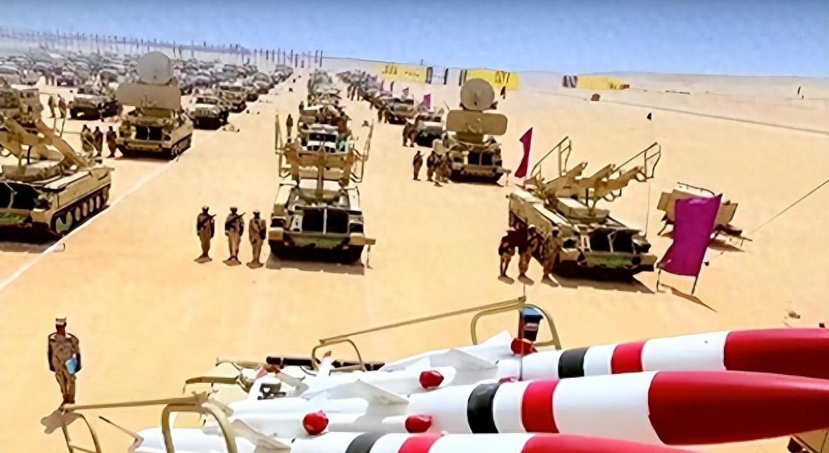 埃及军方刚刚完成了一笔让全球军贸圈都看不懂的交易。12月美国媒体曝光，这个曾经狂