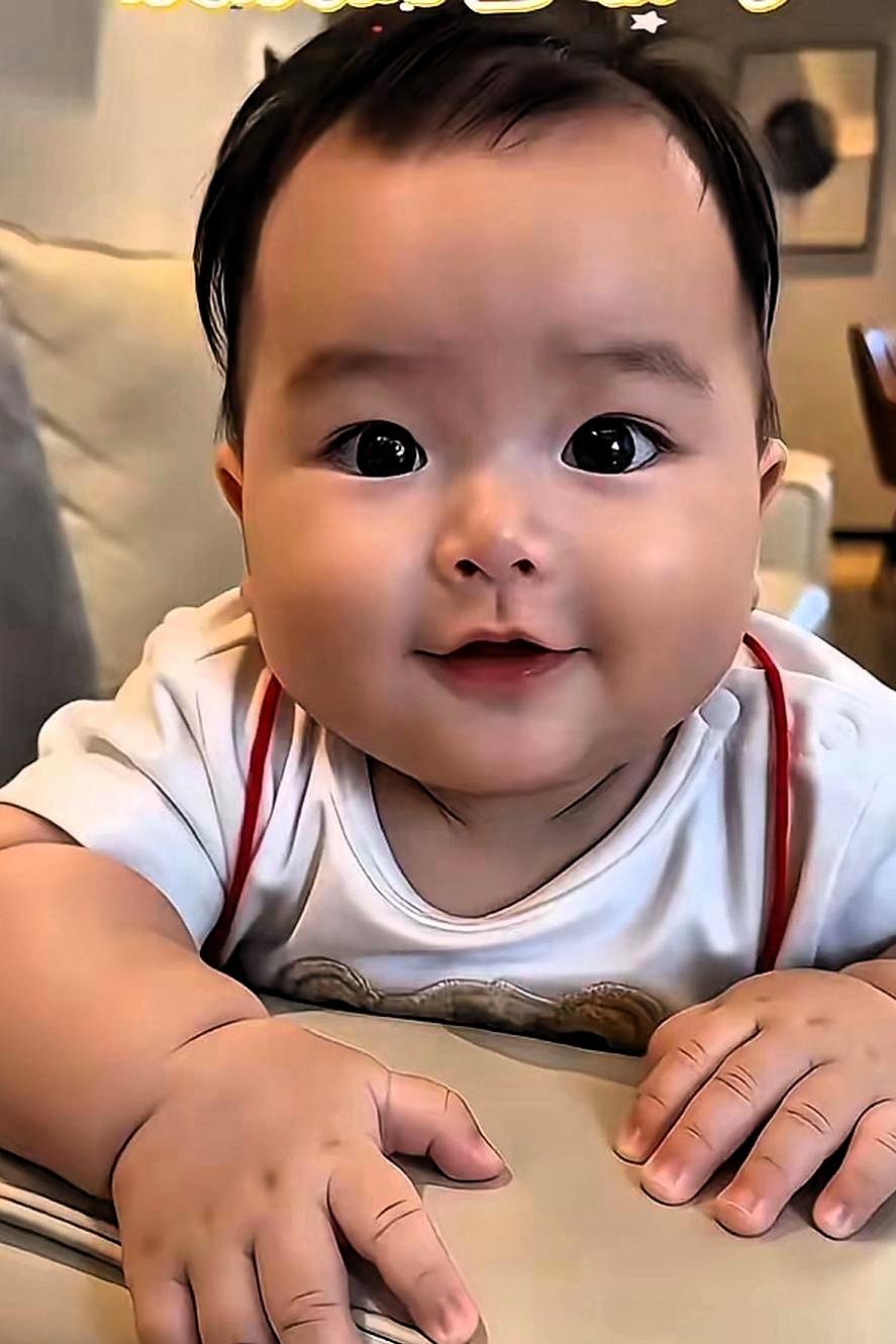 全网最治愈萌娃！小汪宝凭实力圈粉，终于懂孩子才是家庭最好的解药真的被小汪宝