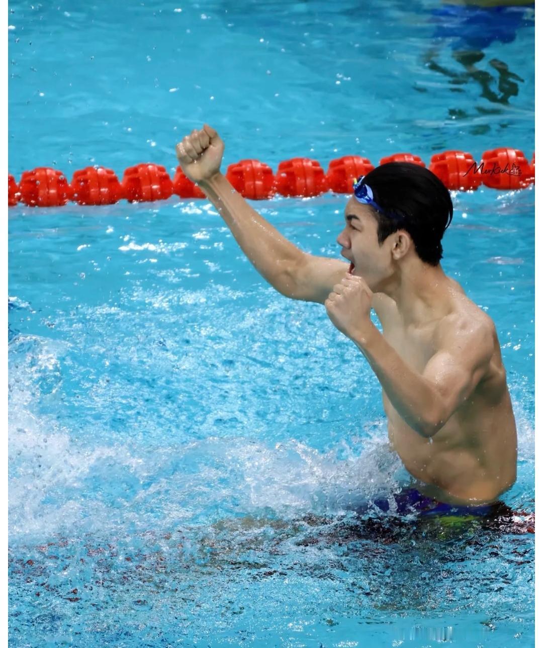 18岁小将张展硕获全运会400米自由泳冠军，潘展乐第5，34岁孙杨第611月1