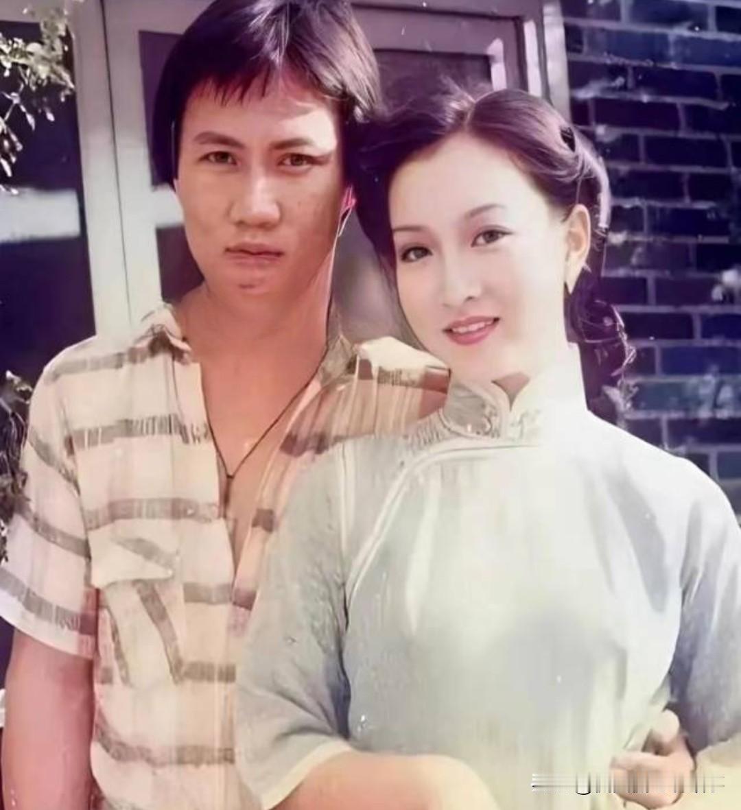 这两位港圈黄姓前辈，能说对名字的都是情怀党！男星凭一版霍元甲封神，本身是武林高