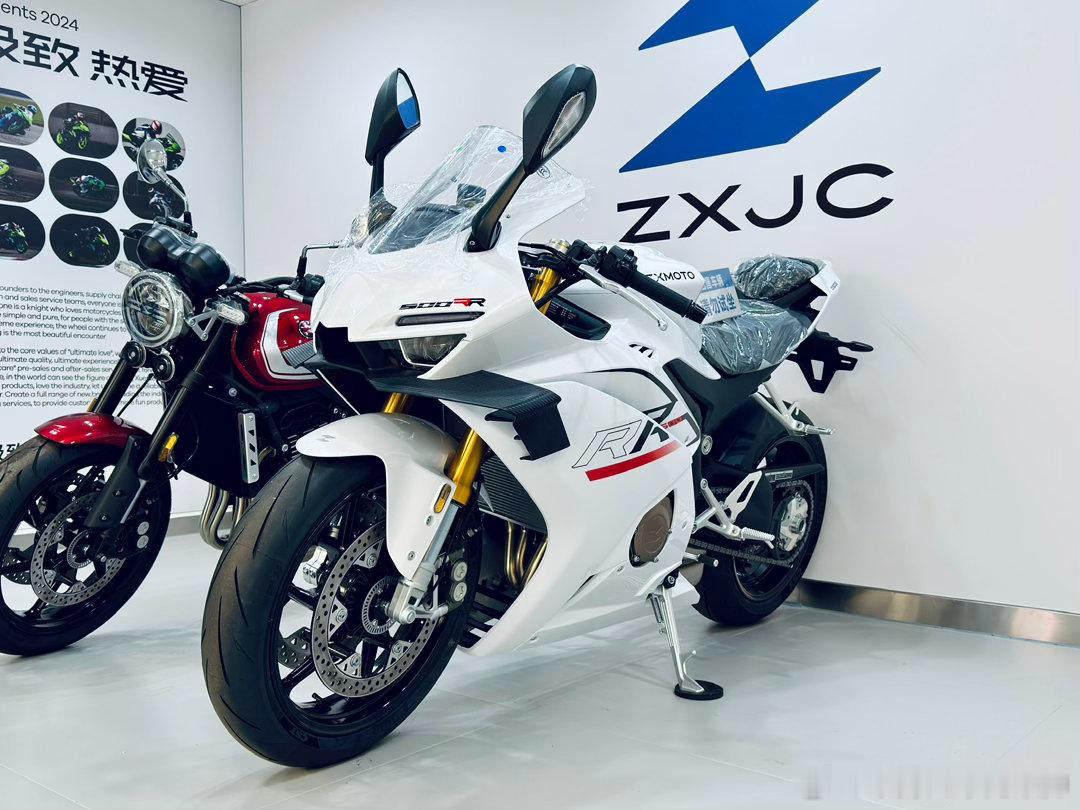 张雪机车拍卖98次出价记录上周去试了一下，张雪确实好骑！以前说国产不行的，现在真