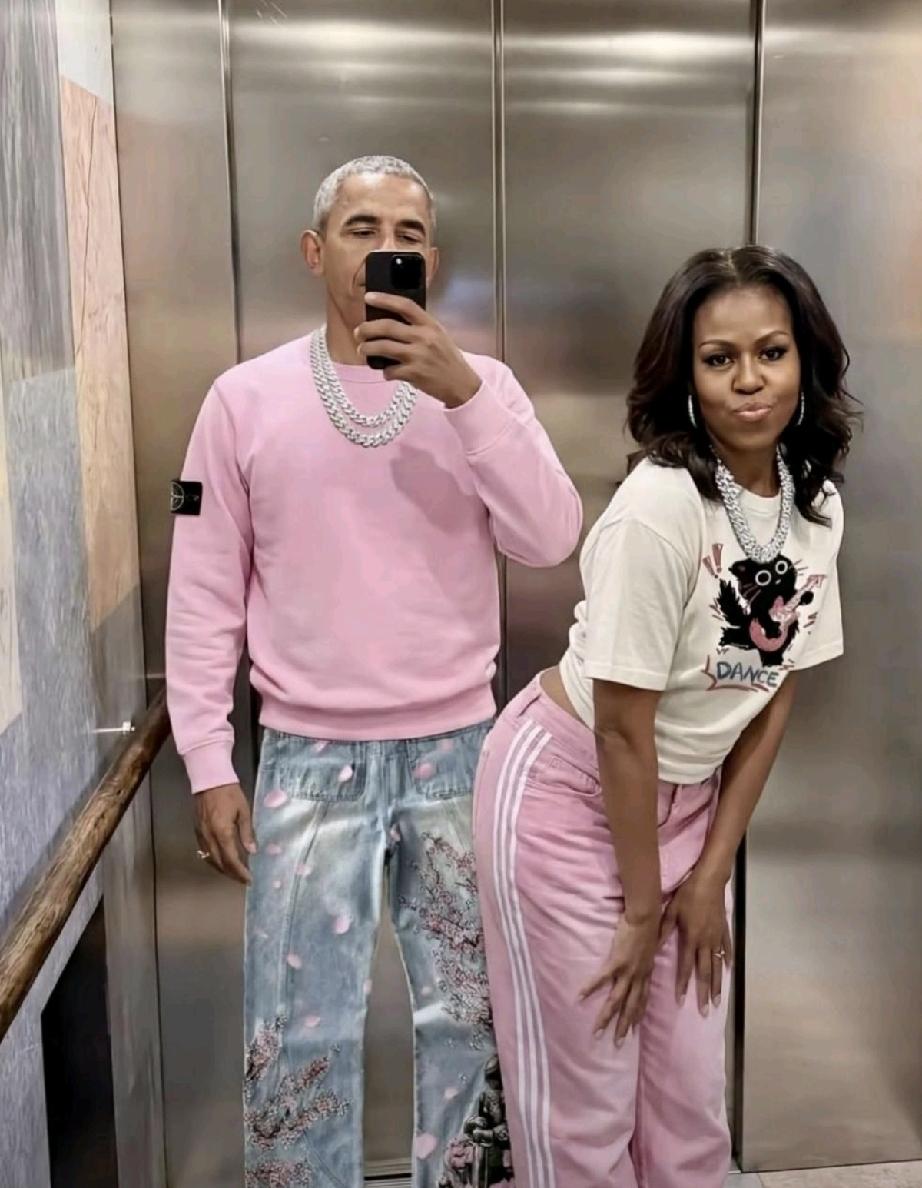 奥巴马夫妇私下真恩爱。粉色泡泡情侣装，玫瑰花配双人舞。不愧是退休老干部，把浪