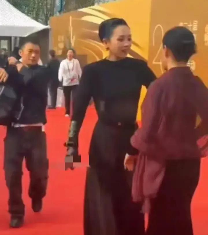 章子怡的气质变了，人，只要经历重大的变化，整个人都会改变，不管是容颜，还是精气神