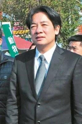 民进党政治风暴来了！最新民调力挺在野党主张的“公投绑大选”。现在民进党是不是有点