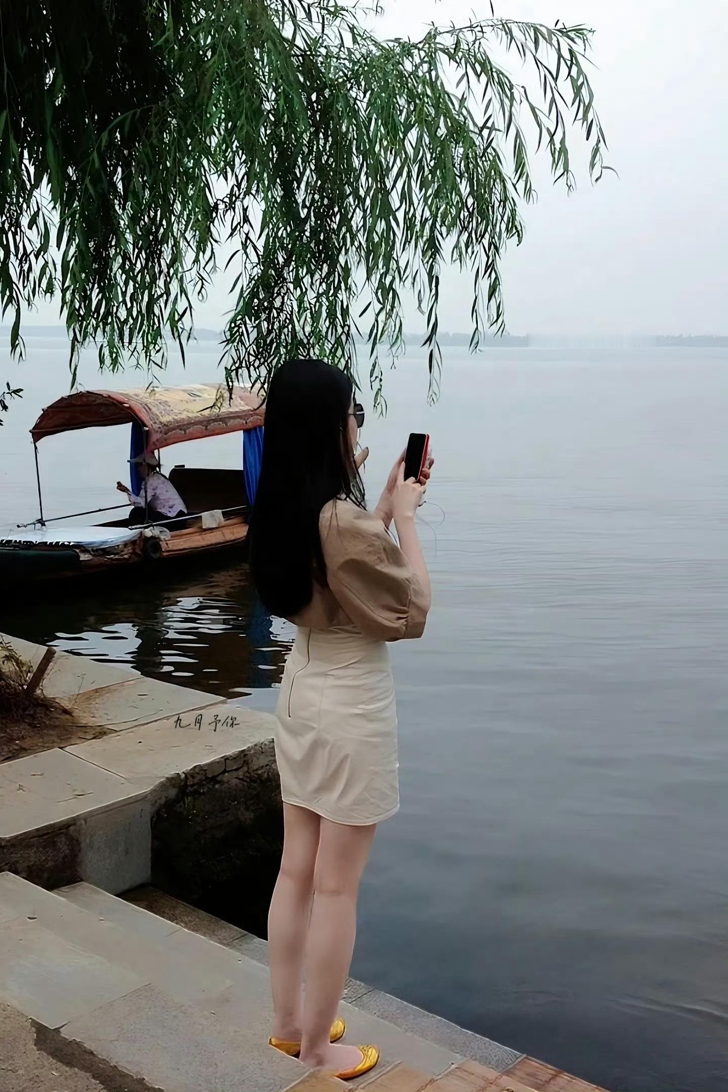 刘亦菲生活照，原来她的家人颜值都这么高啊啊啊