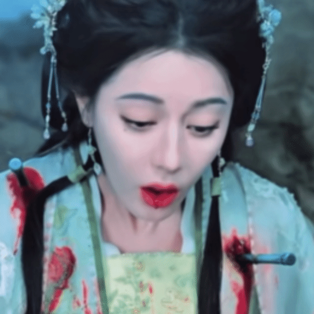 迪丽热巴、鞠婧祎中箭动图，谁的演技更好