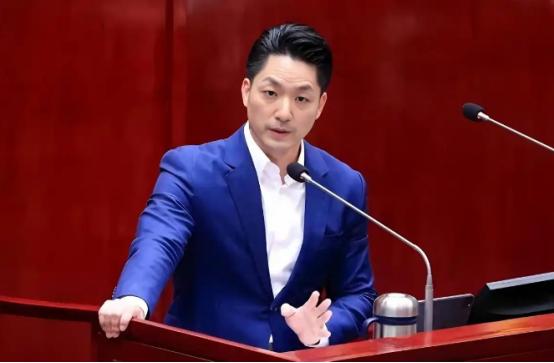 岛上传来消息，台北市市长、蒋介石的曾孙蒋万安公然表示，自己绝对不可能去选下一任国