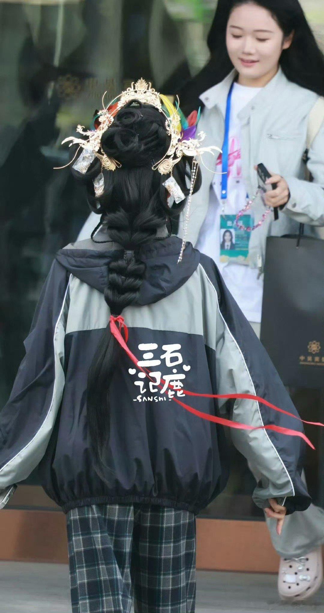 白鹿凤凰神女我的天，这个路透可必须得给满分的程度，我可真的实在是太喜欢白鹿的凤