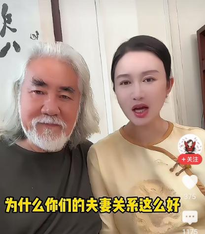 近日，年过古稀之年的著名导演张纪中老先生，与小娇妻杜星霖在直播间里又秀起恩爱来了