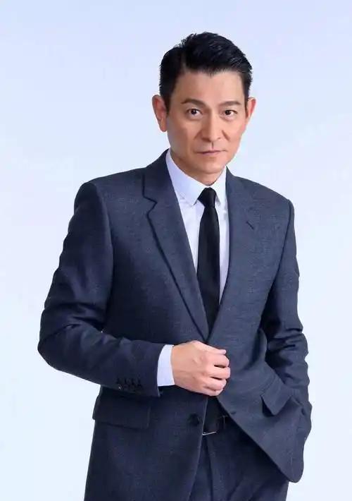 《流浪地球3》片场，刘德华拍完最后一镜，整整9个月，零替身。这哪是演员？简直