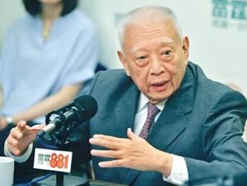 父亲刚走，董建华9月8日辞世，享年89岁。 消息传出后，外界很自然把目光投向