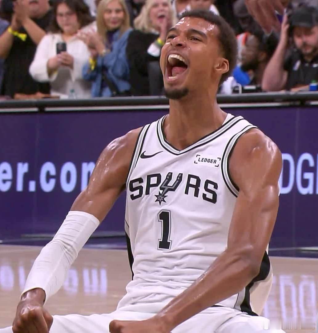 5场比赛，场均30.2分14.6篮板3.4助攻1.4抢断4.8盖帽，攻防两端一把