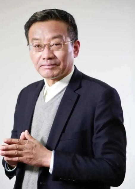 复旦大学教授王德峰：当下两个基本问题摆在中国人眼前，一个是没有精神家园，一个是中