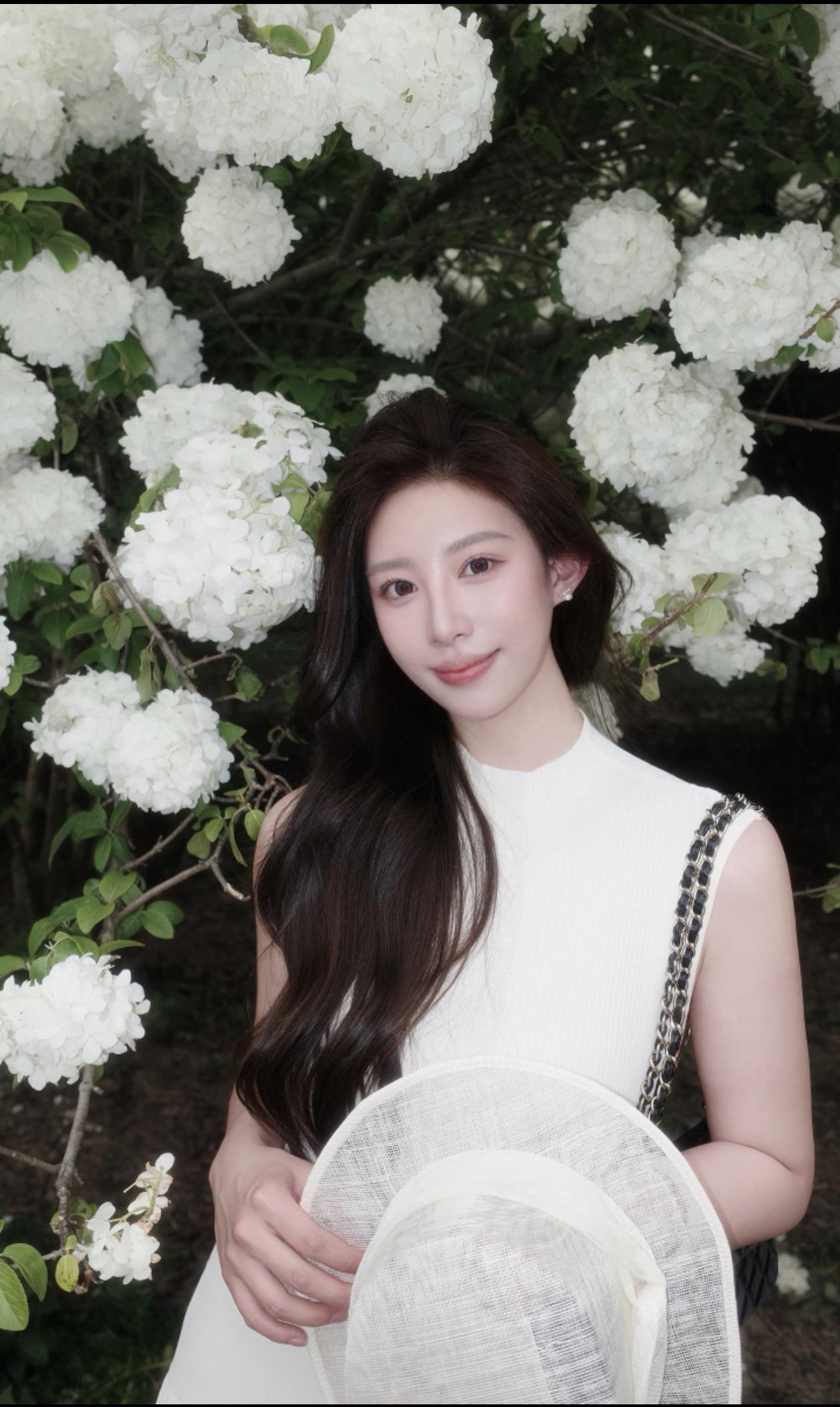 花海中漫步，清新自然美