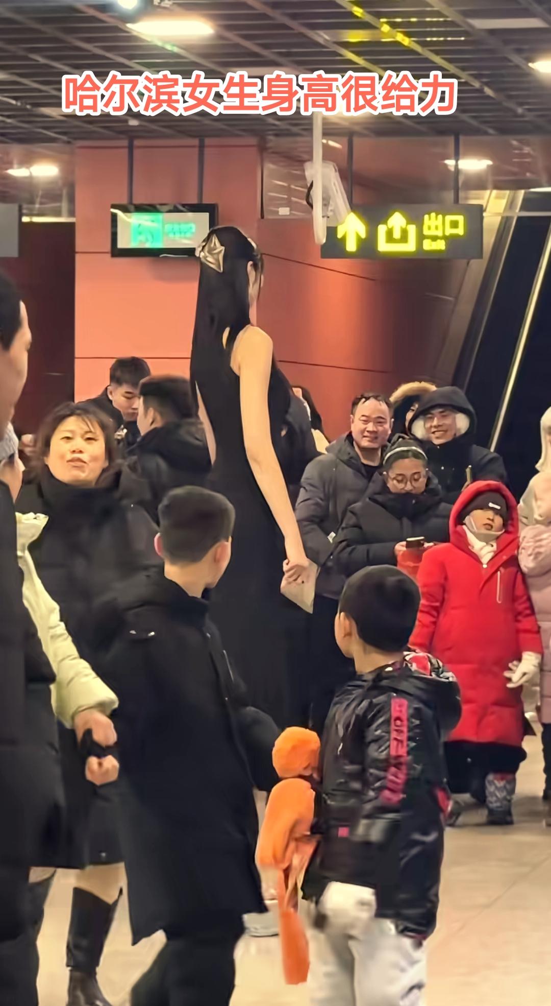 之前我很纠结大连与哈尔滨究竟哪座城市的年轻人平均身高会更高一些呢？直到前几天到哈