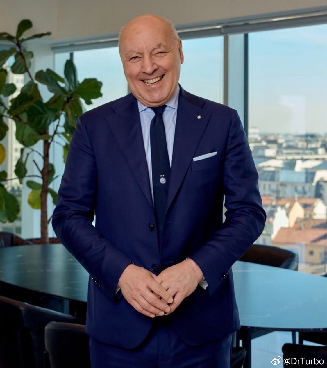 米兰体育报：弗拉泰西可能是今夏促成马努·科内转会国际米兰的关键人物国米对这位中