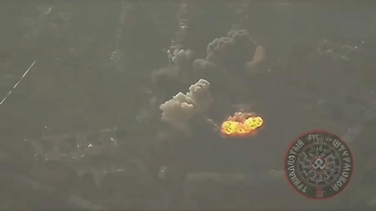 俄罗斯空天军投掷UMPK滑翔制导炸弹对乌军防御的城市进行轰炸。俄乌冲突某种程度