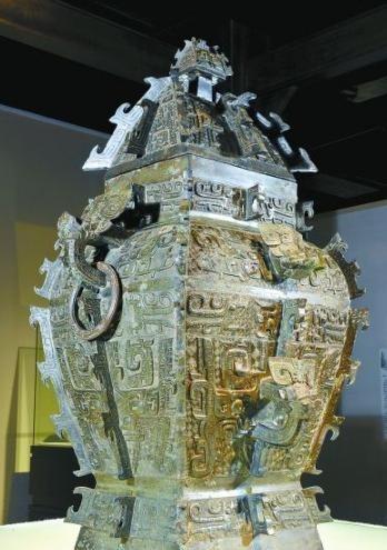 1952年，一名死刑犯在临死之前表示，自己私藏一件国宝级的文物，希望在交出后能免