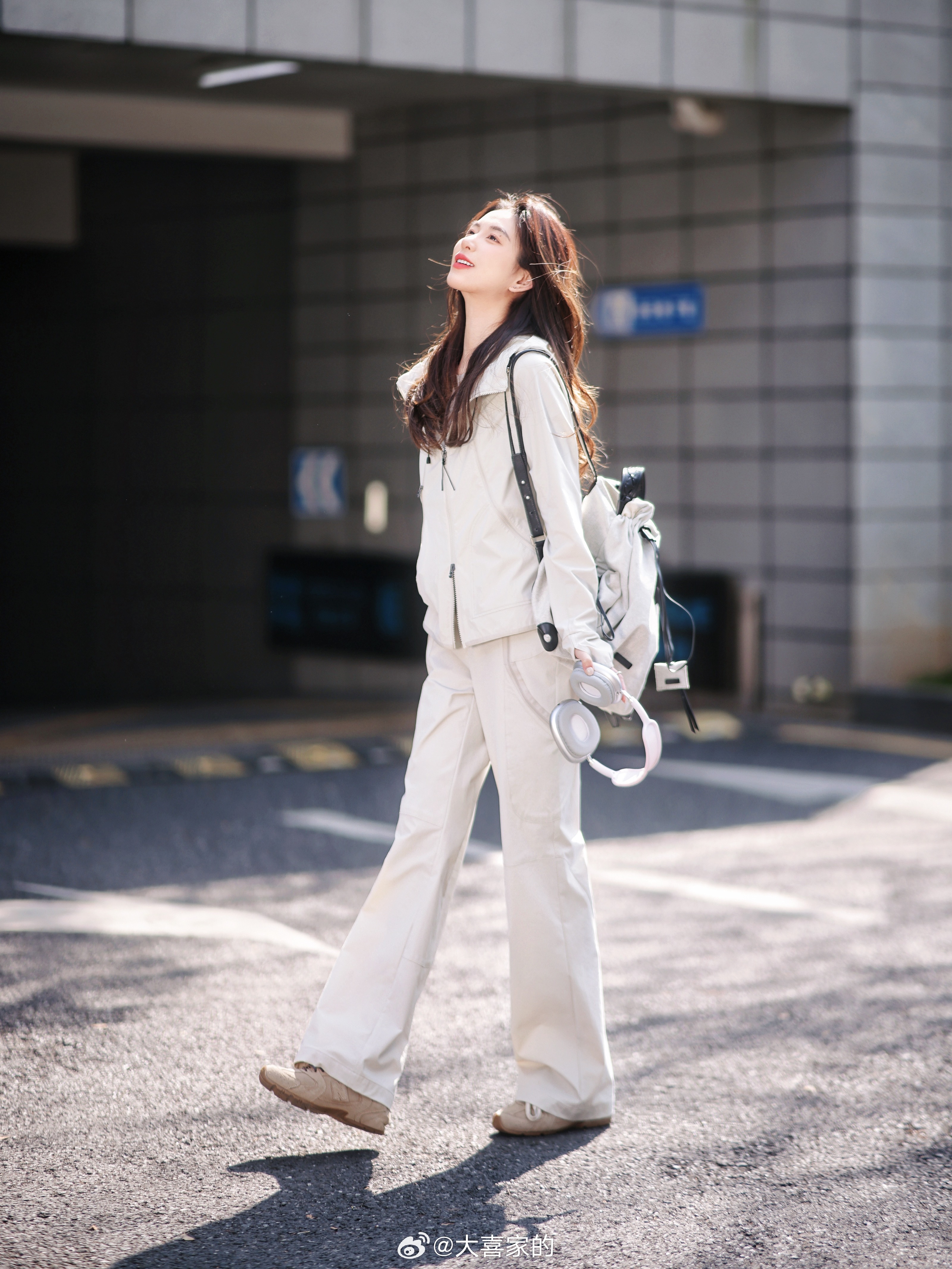 我宣布这套是本粒最好的户外搭子！轻薄单层！贼舒服还防水防泼溅外套+休闲裤一