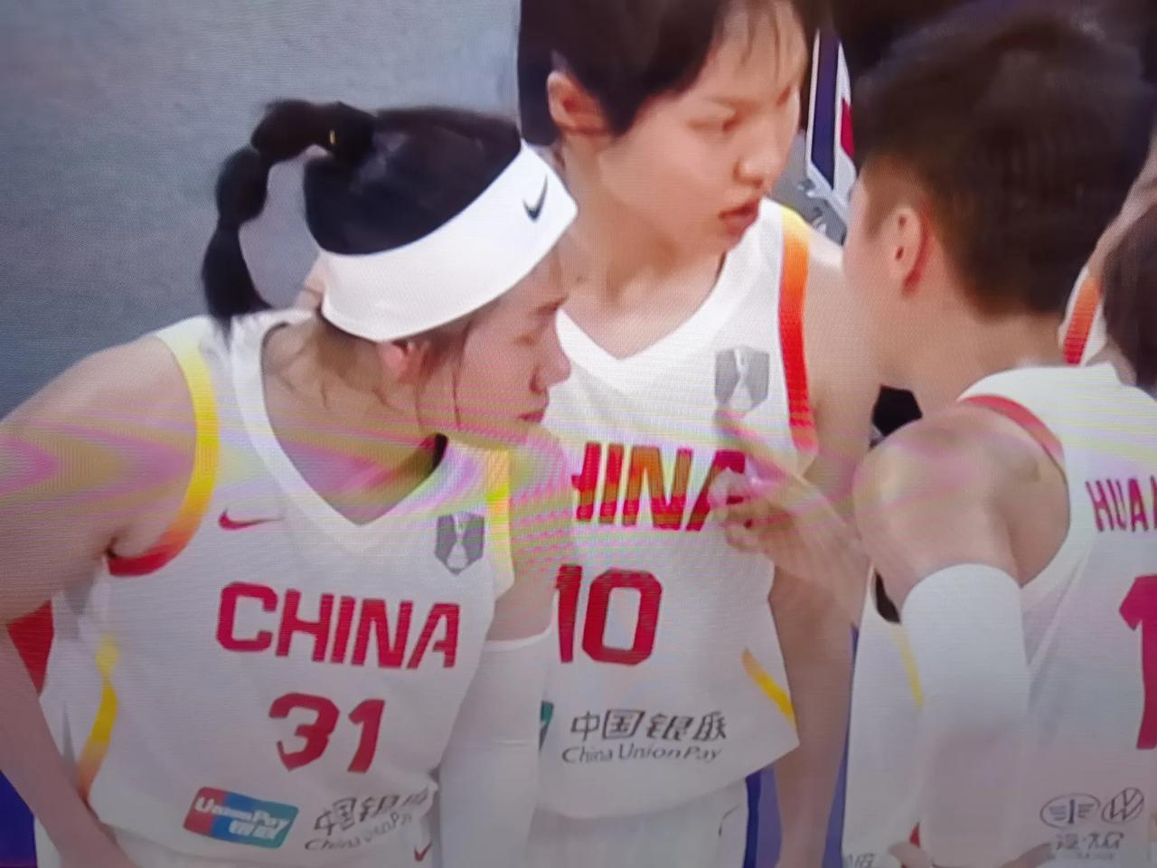 中国女篮对阵新西兰女篮，取胜不在话下！但是通过这场比赛，可以说是喜忧参半！喜的是