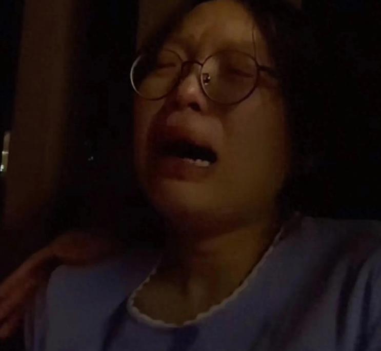 谢浩男认亲后回归原生家庭，大妹认为自己遭受了网暴！让大妹退网能使其远离