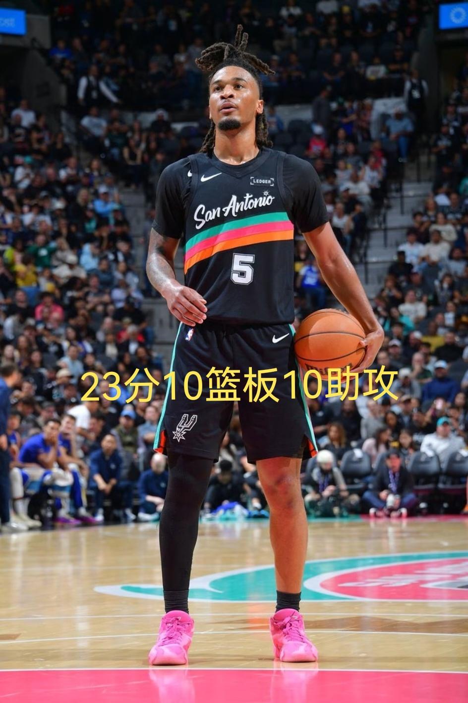 这控卫越打越猛啦！攻防都有一手，以后肯定能成大气候。卡斯尔近4场比赛的数据