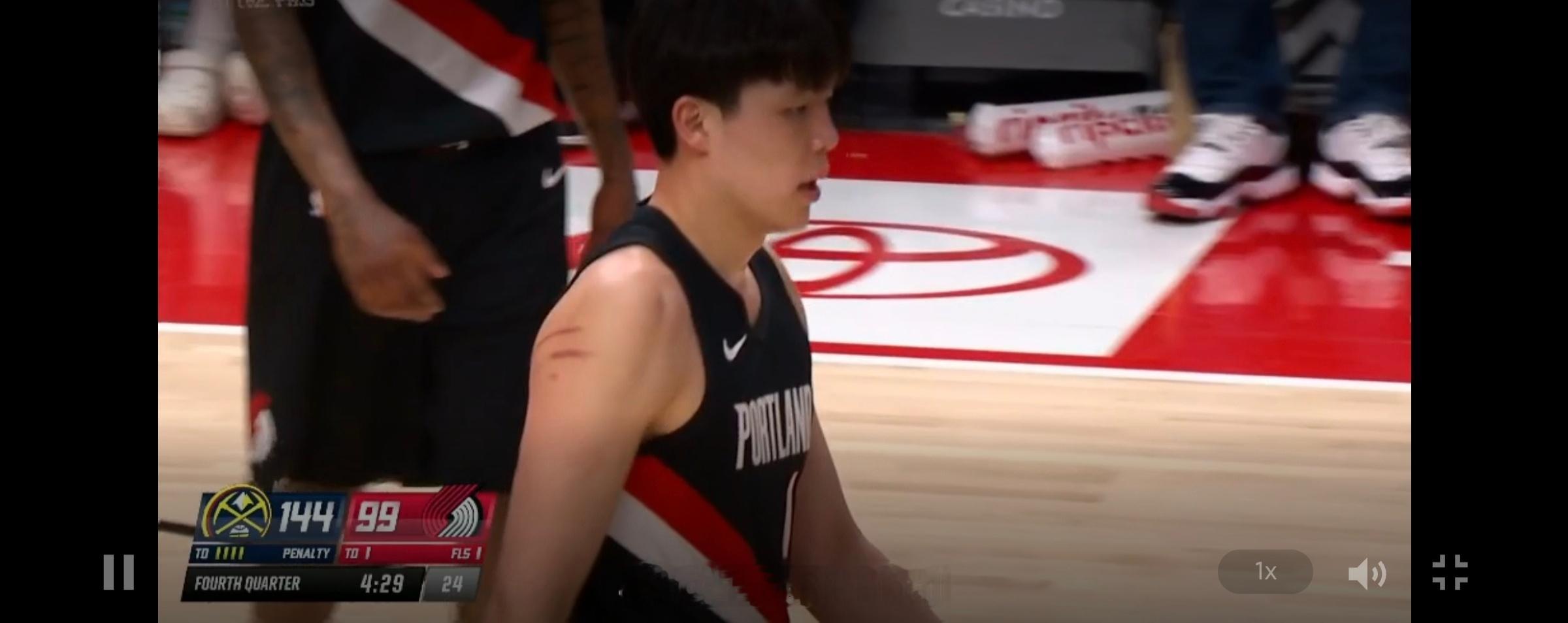 NBA的镜头语言说明一切，半个赛季的时间，杨瀚森进步不够明显，远远达不到进入常规