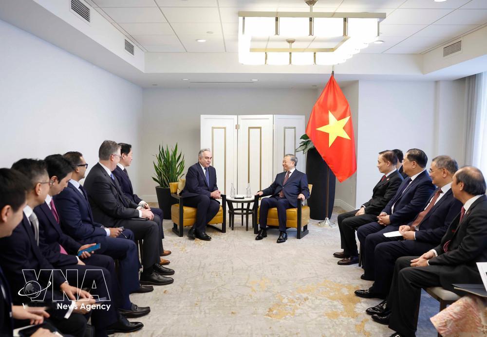 见微知著！苏林会见美国前副国务卿库尔特·坎贝尔，从会谈现场可以看到，苏林正襟危坐