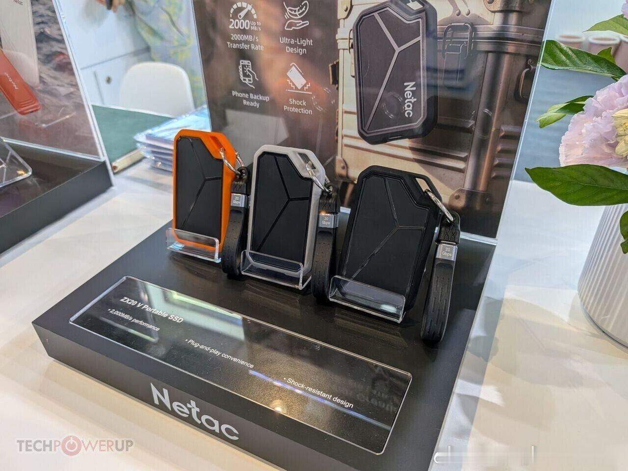 朗科在台北电脑展2026期间展示多款新品，涵盖DDR5内存条套装、便携式