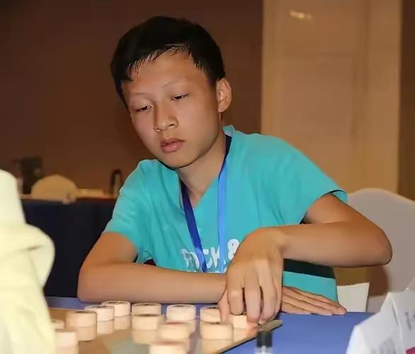 全国象棋个人赛：程宇东、吕叶昊晋升4强。小将吕叶昊，虽然不是职业棋手，但在个人