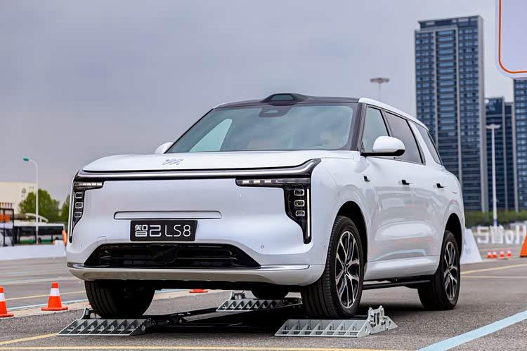 一觉醒来，车市炸锅了！工信部连发三个重磅消息：第一：从2026年7月1日起，