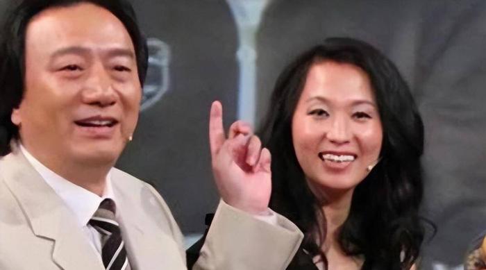 52岁王军霞现状曝光！退役移居美国，3个孩子3个爹，如今活成了这样王军霞曾经被