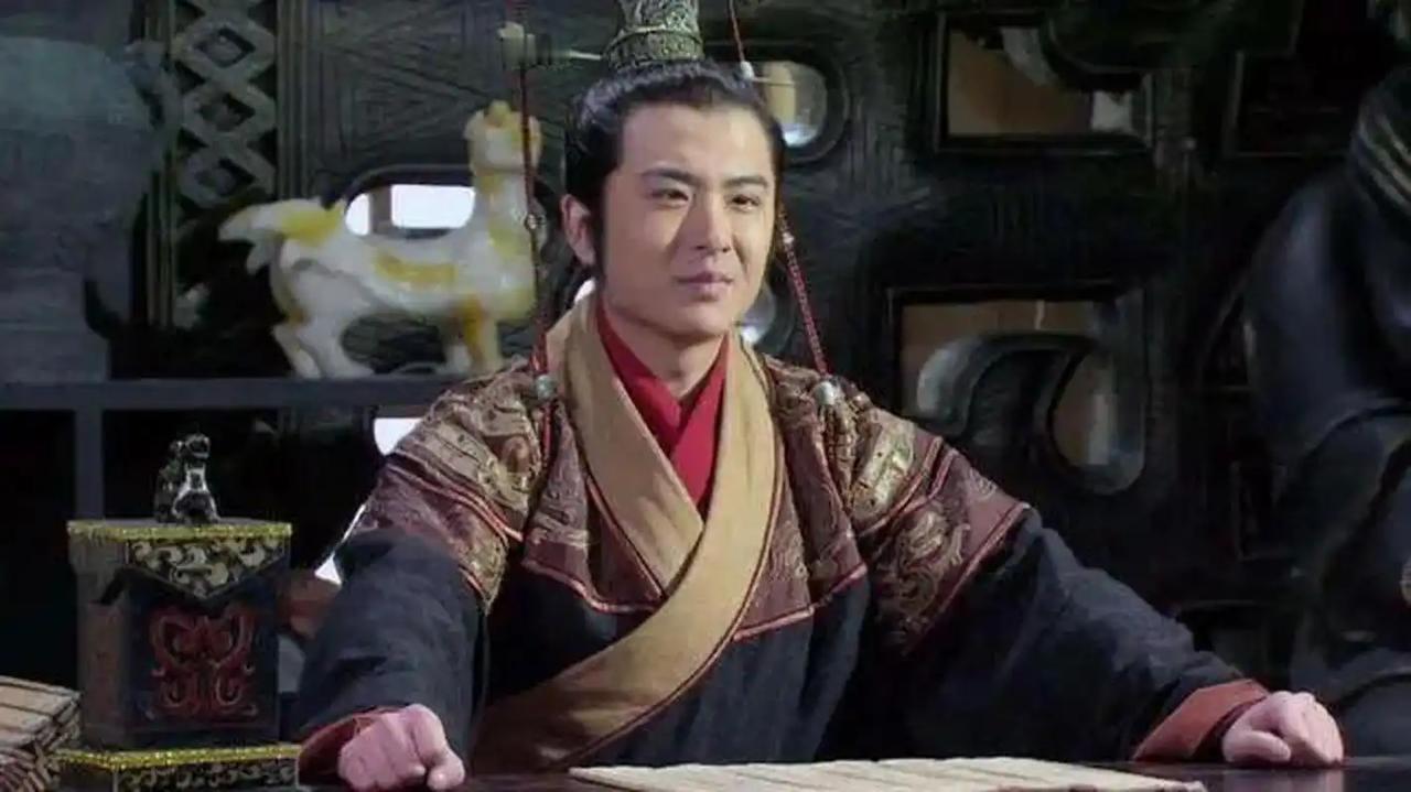 魏国开国君主魏文侯城府极深，在知道夫人和手下翟黄有私情后，满腔怒火的他再三思量后