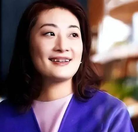 宗馥莉的狠劲：开会到深夜，就想做出改变新品发布会上，老臣质疑预算时，
